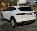 Белый Ягуар E-Pace, объемом двигателя 2 л и пробегом 59 тыс. км за 28490 $, фото 8 на Automoto.ua