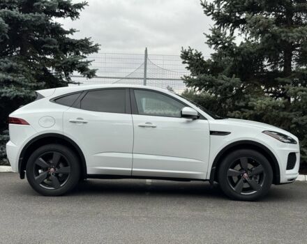 Белый Ягуар E-Pace, объемом двигателя 2 л и пробегом 38 тыс. км за 21500 $, фото 5 на Automoto.ua