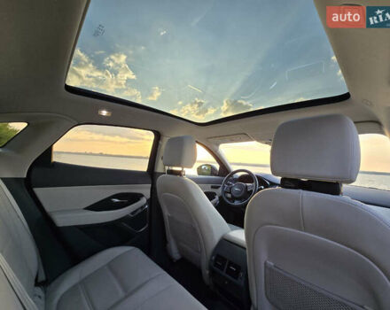 Белый Ягуар E-Pace, объемом двигателя 2 л и пробегом 38 тыс. км за 25000 $, фото 13 на Automoto.ua