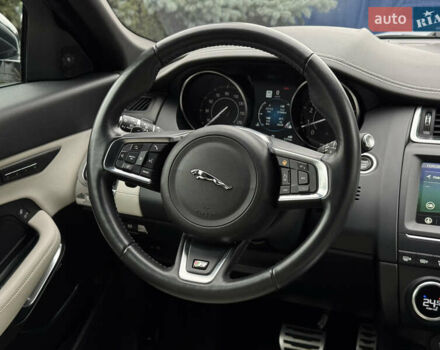 Белый Ягуар E-Pace, объемом двигателя 2 л и пробегом 38 тыс. км за 21500 $, фото 28 на Automoto.ua