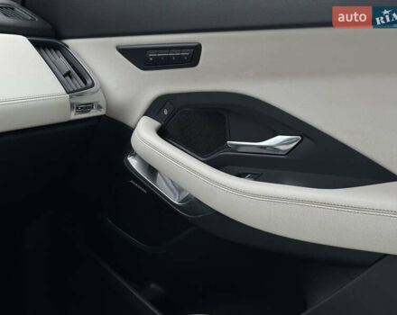 Белый Ягуар E-Pace, объемом двигателя 2 л и пробегом 38 тыс. км за 21500 $, фото 42 на Automoto.ua