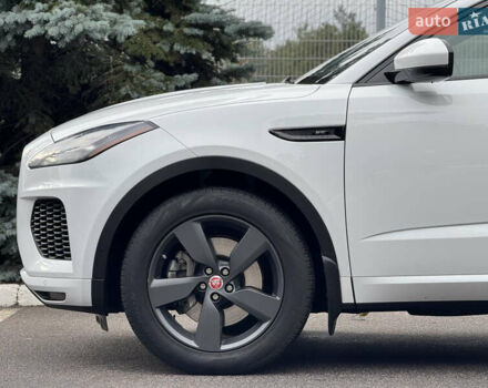 Белый Ягуар E-Pace, объемом двигателя 2 л и пробегом 38 тыс. км за 21500 $, фото 14 на Automoto.ua