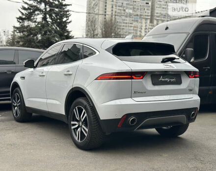 Белый Ягуар E-Pace, объемом двигателя 2 л и пробегом 99 тыс. км за 27500 $, фото 6 на Automoto.ua