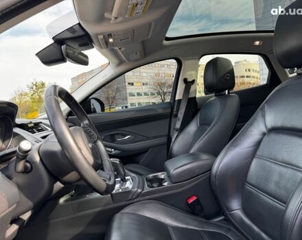 Белый Ягуар E-Pace, объемом двигателя 2 л и пробегом 59 тыс. км за 28490 $, фото 23 на Automoto.ua