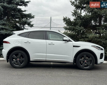 Белый Ягуар E-Pace, объемом двигателя 2 л и пробегом 38 тыс. км за 21500 $, фото 10 на Automoto.ua