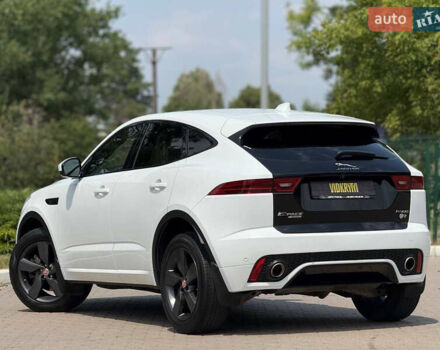 Белый Ягуар E-Pace, объемом двигателя 2 л и пробегом 38 тыс. км за 23900 $, фото 7 на Automoto.ua