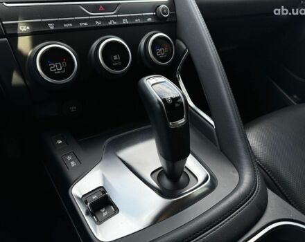 Белый Ягуар E-Pace, объемом двигателя 2 л и пробегом 59 тыс. км за 28490 $, фото 21 на Automoto.ua