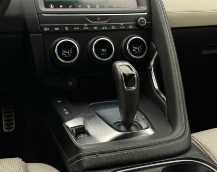 Белый Ягуар E-Pace, объемом двигателя 2 л и пробегом 38 тыс. км за 21500 $, фото 19 на Automoto.ua