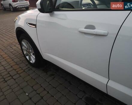 Белый Ягуар E-Pace, объемом двигателя 2 л и пробегом 117 тыс. км за 18850 $, фото 17 на Automoto.ua