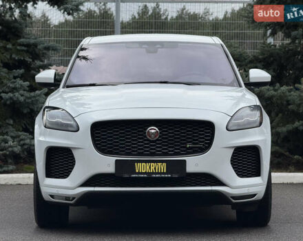 Белый Ягуар E-Pace, объемом двигателя 2 л и пробегом 38 тыс. км за 21500 $, фото 3 на Automoto.ua