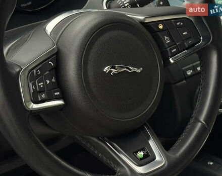 Белый Ягуар E-Pace, объемом двигателя 2 л и пробегом 38 тыс. км за 21500 $, фото 31 на Automoto.ua