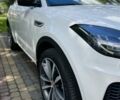 Белый Ягуар E-Pace, объемом двигателя 2 л и пробегом 57 тыс. км за 33900 $, фото 32 на Automoto.ua