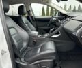 Белый Ягуар E-Pace, объемом двигателя 2 л и пробегом 97 тыс. км за 27000 $, фото 30 на Automoto.ua