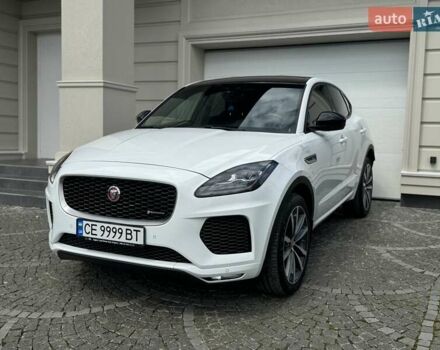 Белый Ягуар E-Pace, объемом двигателя 2 л и пробегом 57 тыс. км за 33900 $, фото 3 на Automoto.ua