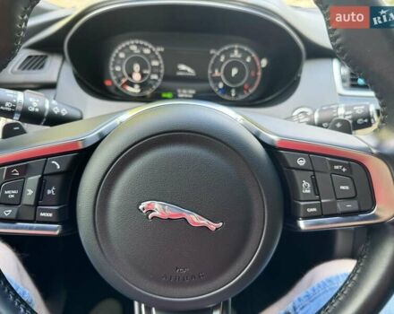 Белый Ягуар E-Pace, объемом двигателя 2 л и пробегом 57 тыс. км за 33900 $, фото 51 на Automoto.ua