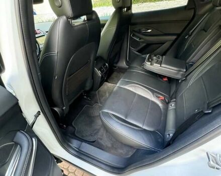 Белый Ягуар E-Pace, объемом двигателя 2 л и пробегом 57 тыс. км за 33900 $, фото 45 на Automoto.ua