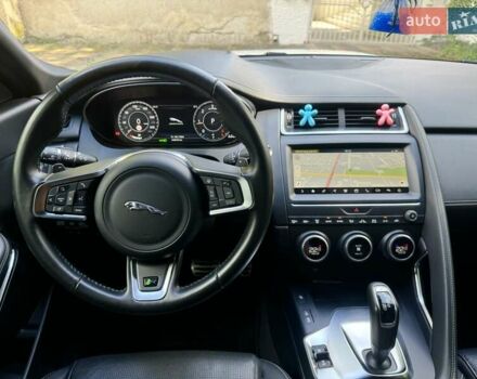 Белый Ягуар E-Pace, объемом двигателя 2 л и пробегом 57 тыс. км за 33900 $, фото 43 на Automoto.ua