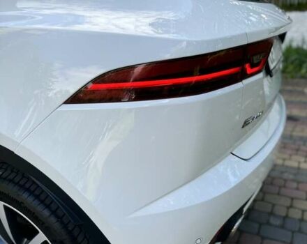 Белый Ягуар E-Pace, объемом двигателя 2 л и пробегом 57 тыс. км за 33900 $, фото 27 на Automoto.ua