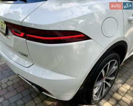 Белый Ягуар E-Pace, объемом двигателя 2 л и пробегом 57 тыс. км за 33900 $, фото 29 на Automoto.ua