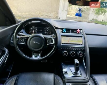 Белый Ягуар E-Pace, объемом двигателя 2 л и пробегом 57 тыс. км за 33900 $, фото 38 на Automoto.ua