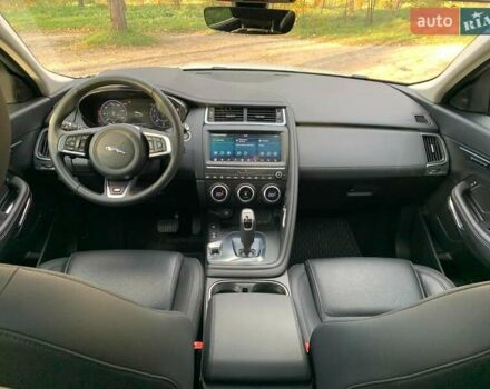Белый Ягуар E-Pace, объемом двигателя 2 л и пробегом 27 тыс. км за 28000 $, фото 25 на Automoto.ua