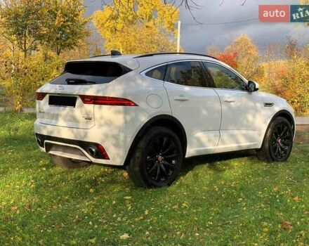 Белый Ягуар E-Pace, объемом двигателя 2 л и пробегом 27 тыс. км за 28000 $, фото 7 на Automoto.ua