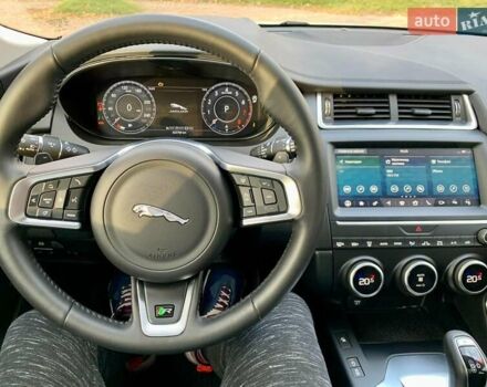Белый Ягуар E-Pace, объемом двигателя 2 л и пробегом 27 тыс. км за 28000 $, фото 19 на Automoto.ua