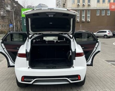 Белый Ягуар E-Pace, объемом двигателя 2 л и пробегом 46 тыс. км за 46000 $, фото 5 на Automoto.ua
