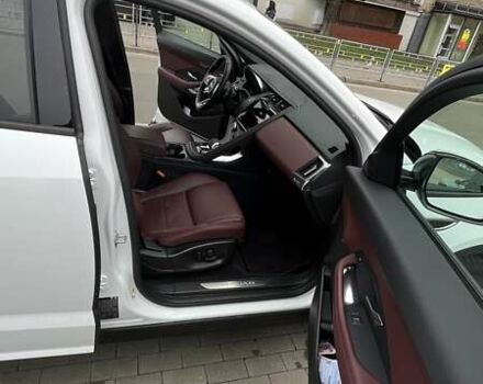 Белый Ягуар E-Pace, объемом двигателя 2 л и пробегом 46 тыс. км за 46000 $, фото 9 на Automoto.ua