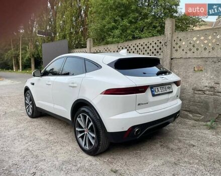 Белый Ягуар E-Pace, объемом двигателя 2 л и пробегом 220 тыс. км за 22000 $, фото 1 на Automoto.ua