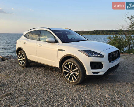 Белый Ягуар E-Pace, объемом двигателя 2 л и пробегом 35 тыс. км за 28000 $, фото 1 на Automoto.ua