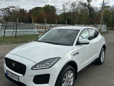 Белый Ягуар E-Pace, объемом двигателя 2 л и пробегом 65 тыс. км за 27500 $, фото 1 на Automoto.ua
