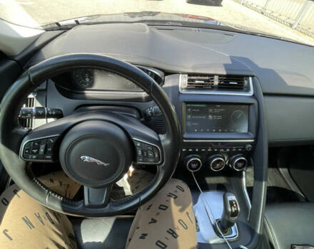 Черный Ягуар E-Pace, объемом двигателя 2 л и пробегом 140 тыс. км за 25700 $, фото 10 на Automoto.ua
