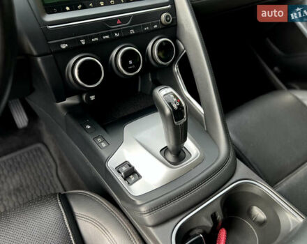 Черный Ягуар E-Pace, объемом двигателя 2 л и пробегом 159 тыс. км за 19900 $, фото 30 на Automoto.ua