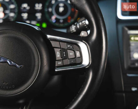 Чорний Ягуар E-Pace, об'ємом двигуна 2 л та пробігом 233 тис. км за 22300 $, фото 39 на Automoto.ua