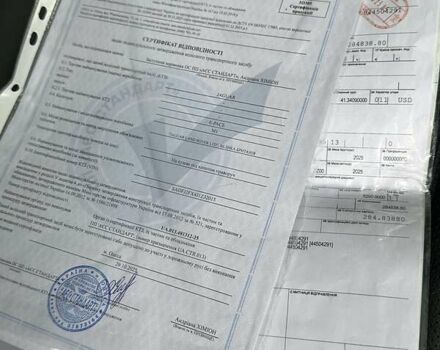 Черный Ягуар E-Pace, объемом двигателя 2 л и пробегом 186 тыс. км за 15900 $, фото 22 на Automoto.ua