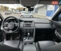 Черный Ягуар E-Pace, объемом двигателя 2 л и пробегом 186 тыс. км за 15900 $, фото 10 на Automoto.ua