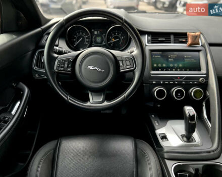 Черный Ягуар E-Pace, объемом двигателя 2 л и пробегом 159 тыс. км за 19900 $, фото 9 на Automoto.ua