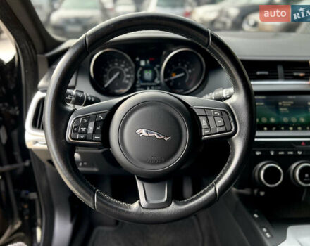 Черный Ягуар E-Pace, объемом двигателя 2 л и пробегом 159 тыс. км за 19900 $, фото 28 на Automoto.ua
