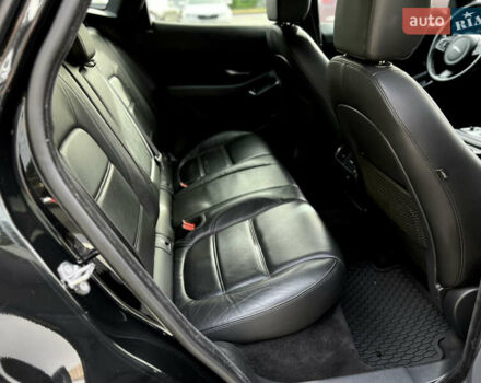 Черный Ягуар E-Pace, объемом двигателя 2 л и пробегом 159 тыс. км за 19900 $, фото 25 на Automoto.ua