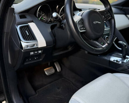 Черный Ягуар E-Pace, объемом двигателя 2 л и пробегом 117 тыс. км за 19500 $, фото 12 на Automoto.ua