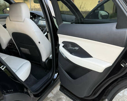 Черный Ягуар E-Pace, объемом двигателя 2 л и пробегом 117 тыс. км за 19500 $, фото 15 на Automoto.ua