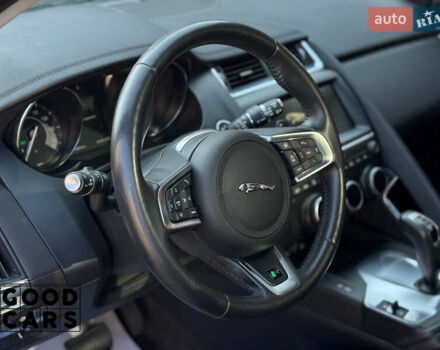 Черный Ягуар E-Pace, объемом двигателя 2 л и пробегом 84 тыс. км за 24000 $, фото 19 на Automoto.ua