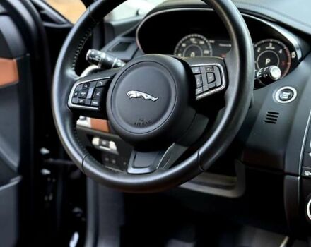 Черный Ягуар E-Pace, объемом двигателя 2 л и пробегом 60 тыс. км за 35000 $, фото 9 на Automoto.ua
