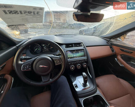 Черный Ягуар E-Pace, объемом двигателя 2 л и пробегом 18 тыс. км за 14300 $, фото 46 на Automoto.ua