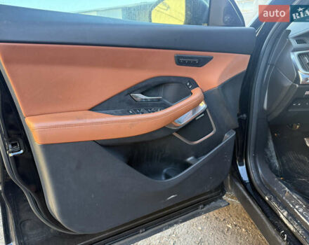 Черный Ягуар E-Pace, объемом двигателя 2 л и пробегом 18 тыс. км за 14300 $, фото 38 на Automoto.ua