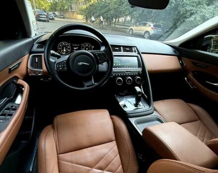 Черный Ягуар E-Pace, объемом двигателя 2 л и пробегом 60 тыс. км за 35000 $, фото 8 на Automoto.ua