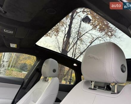Черный Ягуар E-Pace, объемом двигателя 2 л и пробегом 38 тыс. км за 35500 $, фото 32 на Automoto.ua