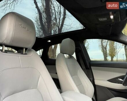 Черный Ягуар E-Pace, объемом двигателя 2 л и пробегом 38 тыс. км за 35500 $, фото 30 на Automoto.ua