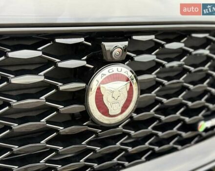 Черный Ягуар E-Pace, объемом двигателя 2 л и пробегом 38 тыс. км за 35500 $, фото 22 на Automoto.ua